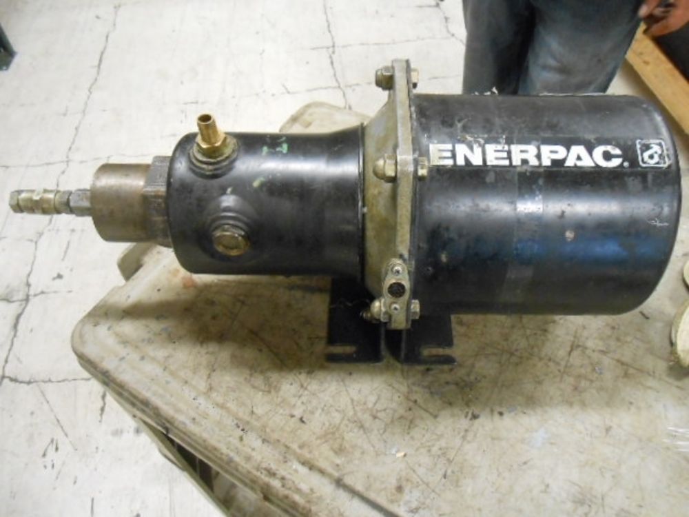 Enerpac B5003 Air/Hydraulic Booster