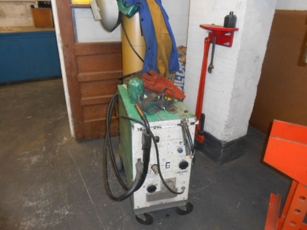 Linde Mig Welder Model 225, Portable Base