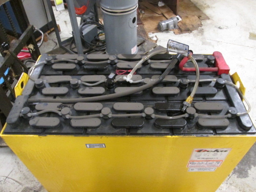 Deka Type 18D12517 38"x 20"31" 36 Volt Forklift Battery W/BFS
