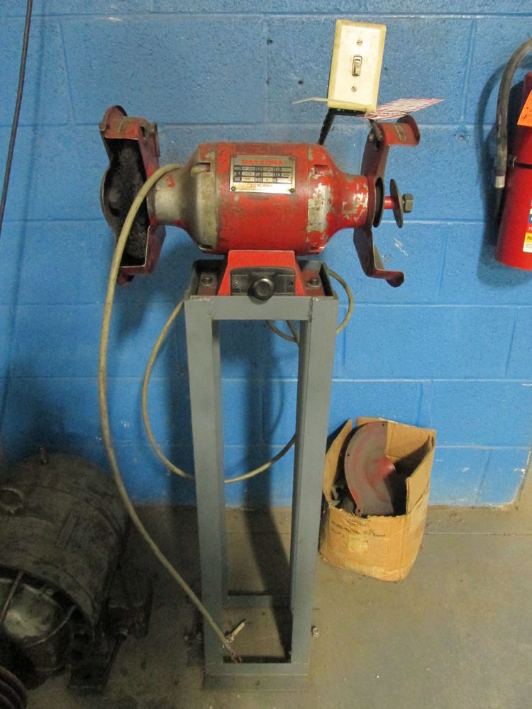 Daytona Model DG80A 3/4 Hp 115V 1Ph 3450 Rpm 8"Wheel Pedestal Grinder