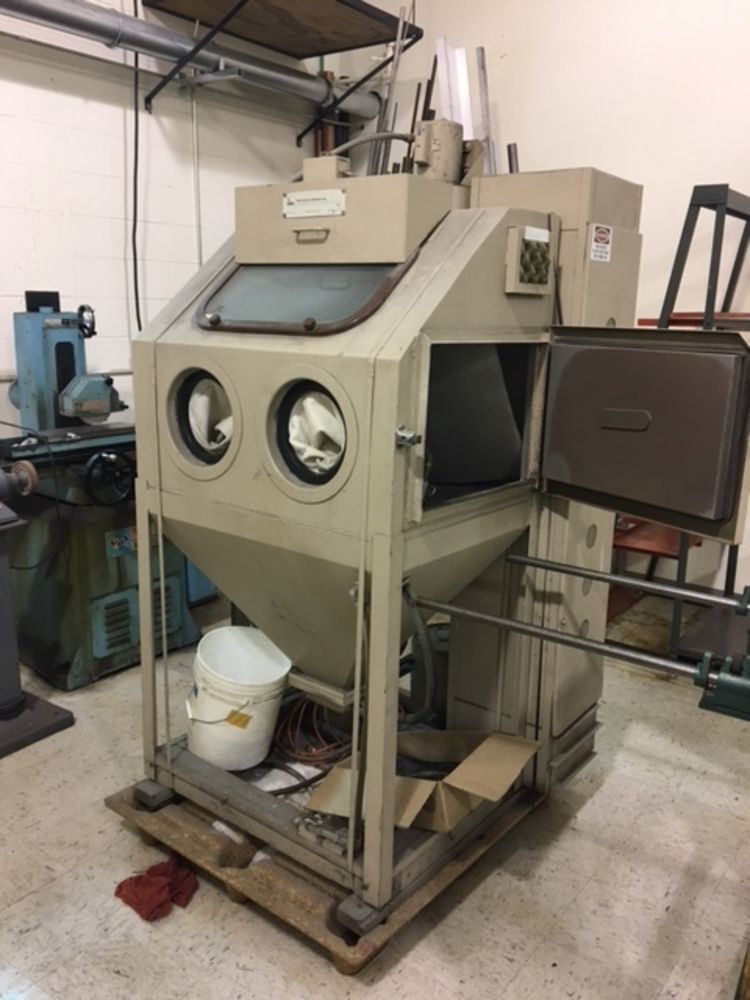 Media Blast & Abrasives, Inc. 362830 36"W X 27"D 1 Nozzle Sand Blasting