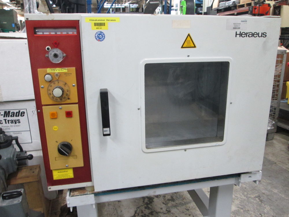 Heraeus Type BT 5042 E 482°F Nominal Temp 13"X 16"X 14"Chamber 220V 1Ph