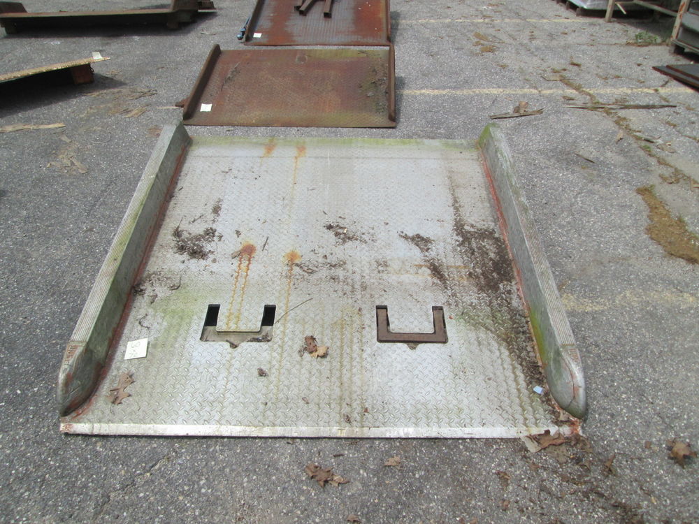 Uline Aluminim Construction Tapered Dock Plate 72"W x 60"L