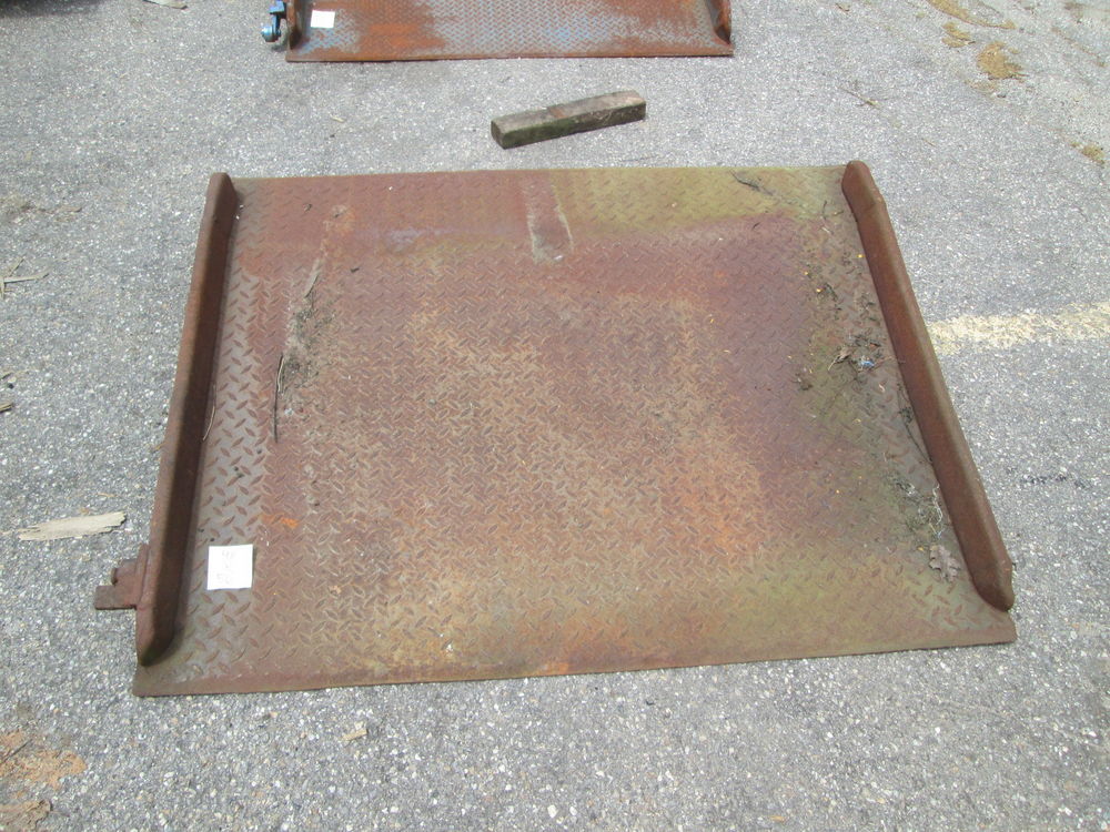 Uline Solid Steel Construction Tapered Dock Plate 56"L x 48"W