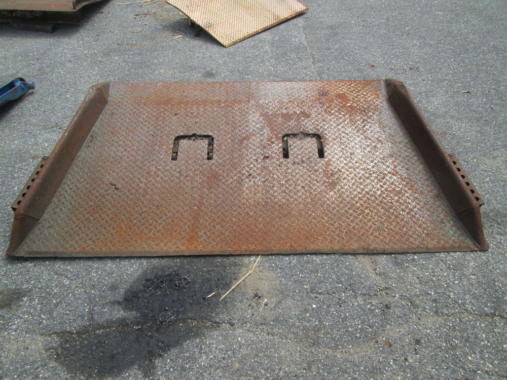 Uline Solid Steel Construction Tapered Dock Plate 94"73"L x 54"W