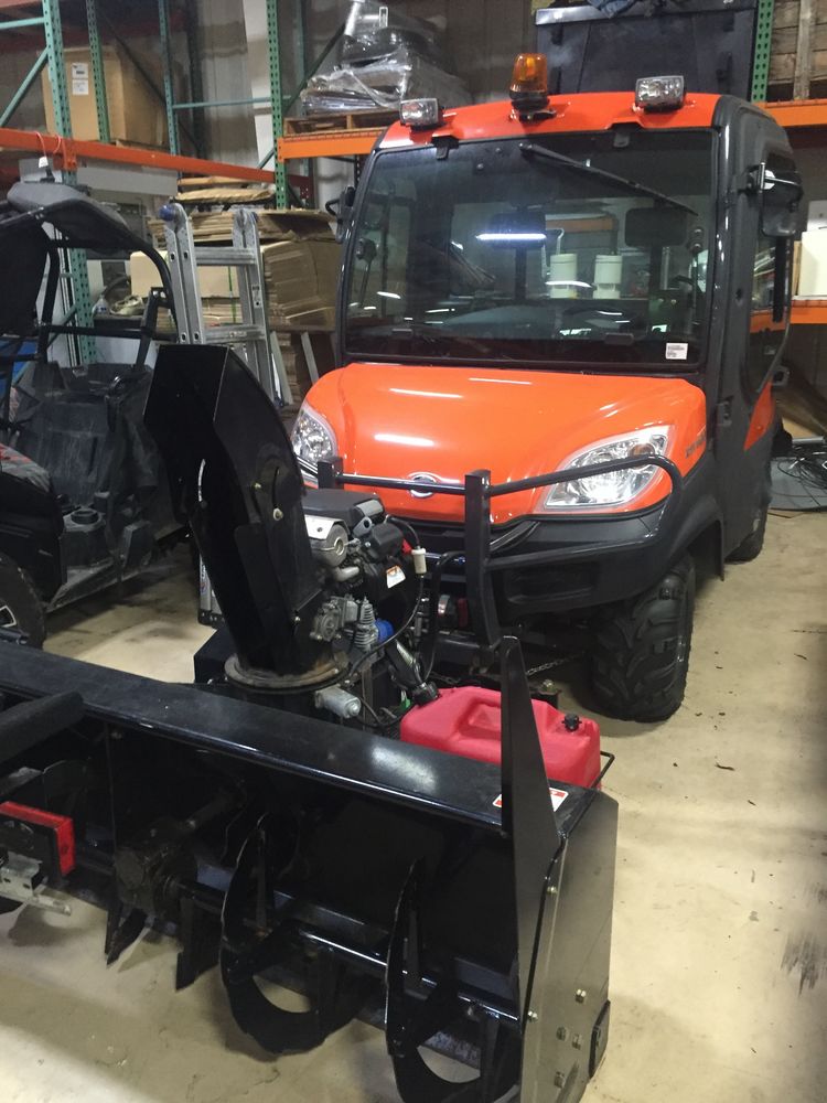 Kubota RVT1100 4WD 84 Hrs Diesel Utility Vehicle W/Honda Gas Blower New